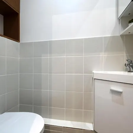 Fresh Large For 4 Apartament